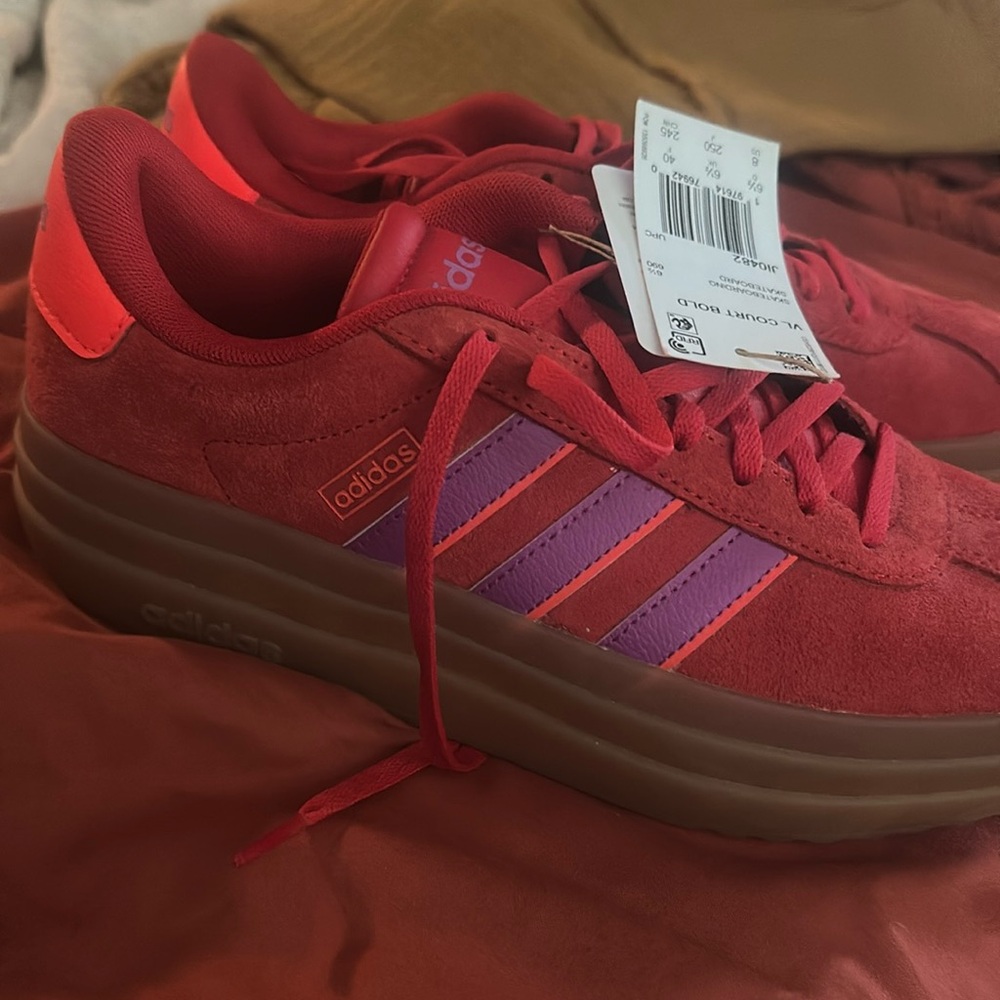 Brand new with tags Adidas VL court Bold